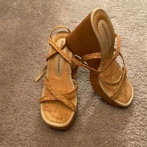 Chinese Laundry braided sandals 👡 gold buckle